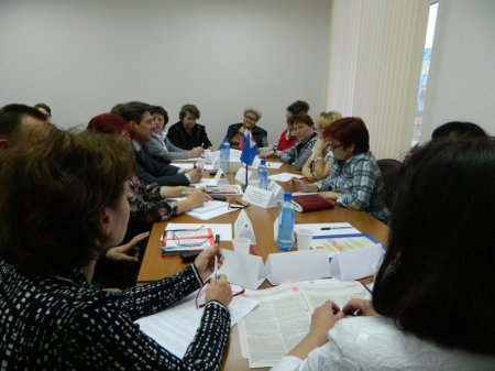 Накануне Дня пожилых людей, 28 сентября 2011 года, в Совете депутатов МО Билибинский муниципальный район депутатами фракции «Единая Россия» было проведено заседание «Круглого стола»