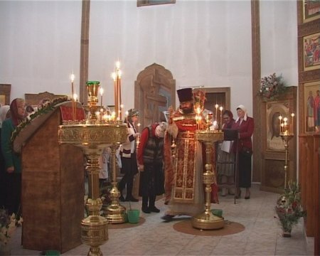 В минувшее воскресенье православные Билибинского района отметили Пасху  -  главный христианский праздник.