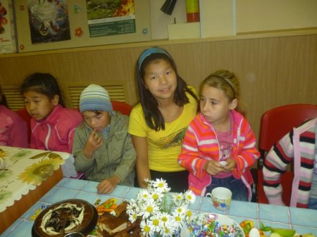 6 июля в летнем оздоровительном лагере при  школе села Островное отметили праздник «День семьи, любви и верности» 